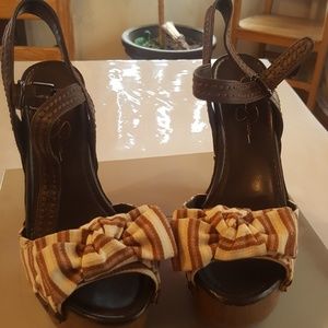 Jessica Simpson platform heels